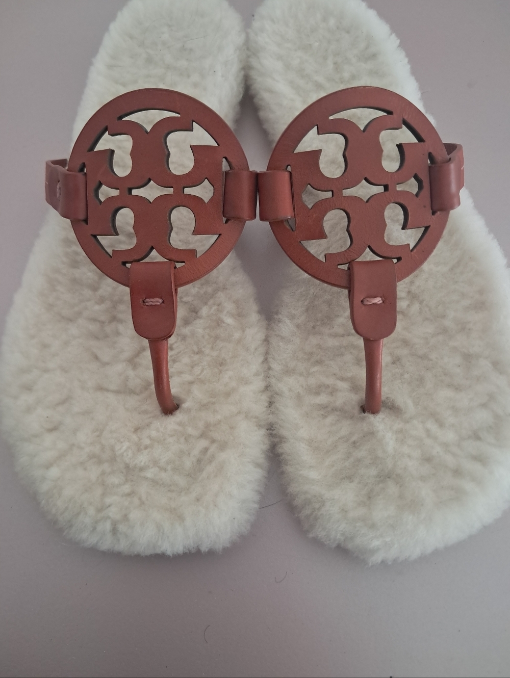 Tory Burch Miller Fuzzy Shearling Sandals Women's 8 Designer Comfy Luxury - Picture 2 of 6